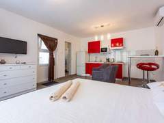 Ferienwohnung - Ferienwohnung TOMIC A MAZURANICA studio / HR-09435-03