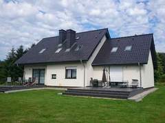 Ferienwohnung - Ferienwohnung Wohnung in Naterki mit Terrasse, Garten und Grill