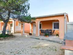 Ferienhaus - Ferienhaus mit Terrassen am Wald