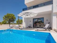 Ferienhaus - Ferienhaus Charmante Villa Nadija in der Nähe des Strandes