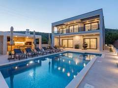 Ferienhaus - Ferienhaus Villa Diana, modern gestaltet, in Dograde