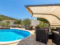 Ferienhaus - Ferienhaus Hütte mit Garten, Grill und Terrasse