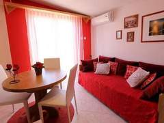 Ferienwohnung - Ferienwohnung Villa Mediteran, kleine Ferienwohnung mit Terrasse