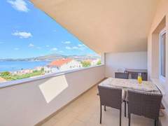 Ferienwohnung - Ferienwohnung Wohnung Meri 2 in Okrug Gornji