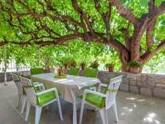 Ferienhaus - Ferienhaus Maric mit Terrasse und Balkon