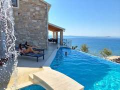Ferienhaus - Ferienhaus Ferienvilla Dalmatiner mit Infinity Pool