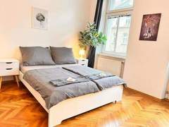 Ferienwohnung - Ferienwohnung Charming Flat