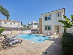 Ferienhaus - Ferienhaus Hübsche Villa mit 3 Schlafzimmern und privatem Pool