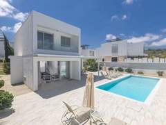 Ferienhaus - Ferienhaus Greco Villa CCV4. 5-Schlafzimmer-Villa mit privatem Pool in Protaras Zentrum