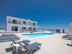 Ferienhaus - Ferienhaus Geräumiges Ferienhaus für 12 Personen in Paralini