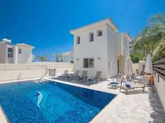 Ferienhaus - Ferienhaus Moderne Ferienvilla PV5 mit großem Garten