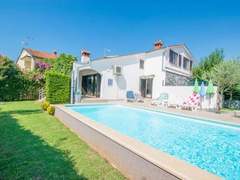 Ferienhaus - Ferienhaus mit Pool, großer Garten