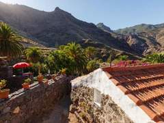 Ferienhaus - Ferienhaus in El Risco mit Garten, Terrasse und Grill