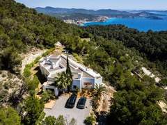 Ferienhaus - Ferienhaus in Es Cubells mit Privatem Pool