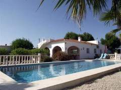 Ferienhaus - Ferienhaus Villa im spanischen Stil mit großem Pool und ein