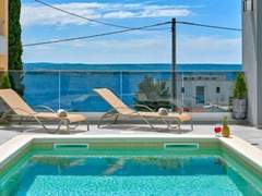 Ferienhaus - Ferienhaus Modern Villa Futura with pool