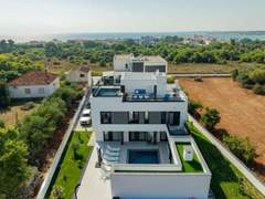 Ferienhaus - Ferienhaus Villa Elena with two pools and spa