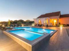 Ferienhaus - Ferienhaus Beautiful villa Maris with pool