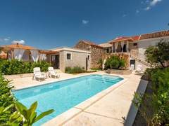 Ferienwohnung - Ferienwohnung Apartment Varos 2+1 with shared pool