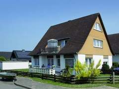 Ferienwohnung - Ferienwohnung in Lüttfeld mit Großem Garten