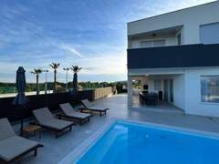 Ferienhaus - Ferienhaus Villa Amfora with heated pool, wellness and tennis