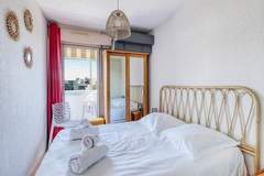 Ferienwohnung - Résidence T2 &agrave; 600 M De La Plage ! Climatis&eacute; - Ferienunterkunft in Le Lavandou (4 Personen)