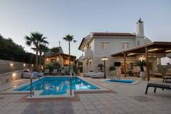 Ferienhaus, Exklusive Unterkunft - Kipo Paradiso 6 Spa Yoga & Gym resort - Ferienunterkunft in Kyrianna (12 Personen)