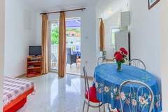 Ferienwohnung - Apartments Ivo - One bedroom apartment with terrace and sea view (A5) - Ferienunterkunft in Postira (2 Personen)