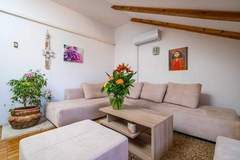 Ferienwohnung - Apartments & Rooms Mara & Petrunjela - One Bedroom Apartment with Balcony and Sea Side View (Apartman s balkonom) - BR. 1 - Ferienunterkunft in Cavtat (4 Personen)