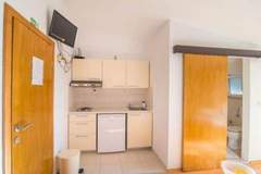 Ferienwohnung - Apartmani Cihorich - Studio Apartment ( br 2) - Ferienunterkunft in Dugi Rat (2 Personen)