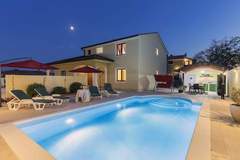 Ferienhaus, Exklusive Unterkunft - Villa Monique - Ferienunterkunft in Vodnjan (8 Personen)