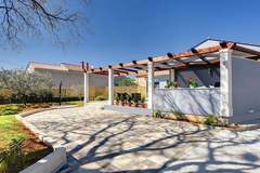 Ferienhaus - Villa Sunny Home - Ferienunterkunft in Galižana (6 Personen)
