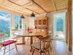 Ferienwohnung - Ferienwohnung Chalet Hunnenfluh