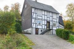 Ferienhaus - Ruhrquelle - Ferienunterkunft in Winterberg (8 Personen)