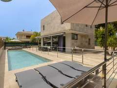 Ferienhaus - Ferienhaus Villa Iola: Moderna Casa en Platja de Muro