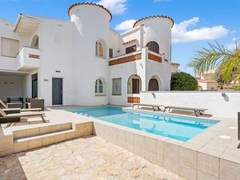 Ferienhaus - Ferienhaus WELCS VILLA 022 EMP La Morgana con piscina priva