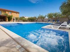 Ferienhaus - Ferienhaus Mirjana mit eingezäuntem Garten