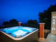 Ferienwohnung - Ferienwohnung Großzügiges, modernes Apartment mit Terrasse und Meerblick