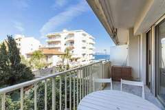 Ferienwohnung - Résidence Chez J-p - 100m Plage 2-4pers Terrasse Vue Mer Piscine Garage - Ferienunterkunft in Antibes (3 Personen)