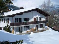 Ferienwohnung - Ferienwohnung Surrieven / Zwicker, (Laax Dorf). 3.5 Zimmerwohnung