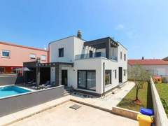 Ferienhaus - Ferienhaus Villa MAENI