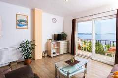 Ferienwohnung - Guest House Fontana - Two Bedroom Apartment with Balcony and Sea View - Ferienunterkunft in Mlini (4 Personen)