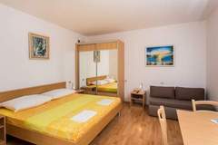 Ferienwohnung - Apartments Bibijana- Premium Studio Apartment with Patio and Sea View (APARTMAN 3) - Ferienunterkunft in Mlini (2 Personen)