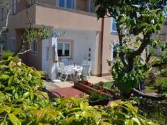 Ferienwohnung - Ferienwohnung Helle Ferienwohnung in Vinkuran mit Garten, Grill und Terrasse