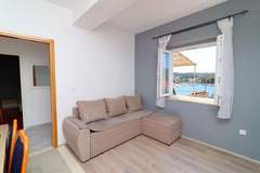 Ferienwohnung - Apartments Radojković Lumbarda - Comfort Two Bedroom Apartment with Terrace and Sea View (A2) - Ferienunterkunft in Lumbarda (4 Personen)