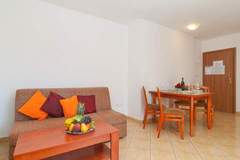 Ferienwohnung - Apartments Island Beat - Two Bedroom Apartment with Balcony (A6) (ST) - Ferienunterkunft in Supetar (4 Personen)