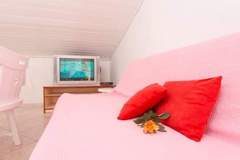 Ferienwohnung - Apartments Lili - Two Bedroom Apartment with Sea View 3 - Ferienunterkunft in Podgora (4 Personen)