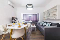 Ferienhaus, Exklusive Unterkunft - Charming Villa with Outdoor Pool, BBQ, and Sun Deck in Tranquil Kaštela Area - Five bedroom Villa - Ferienunterkunft in Kastel Stari (13 Personen)