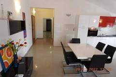 Ferienwohnung - Three Bedroom Apartment - Ferienunterkunft in Okrug Gornji (6 Personen)