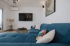 Ferienwohnung - Spacious Luxury Trogir Apartments - Standard Two Bedroom Apartment (Nora) - Ferienunterkunft in Trogir (4 Personen)